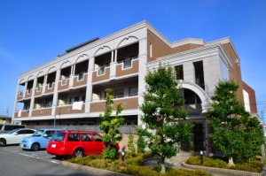 企業不動産の評価事例:役員所有の収益マンションを会社へ売却 1 fbb4380eb4ed355578987c577d274f3e_s